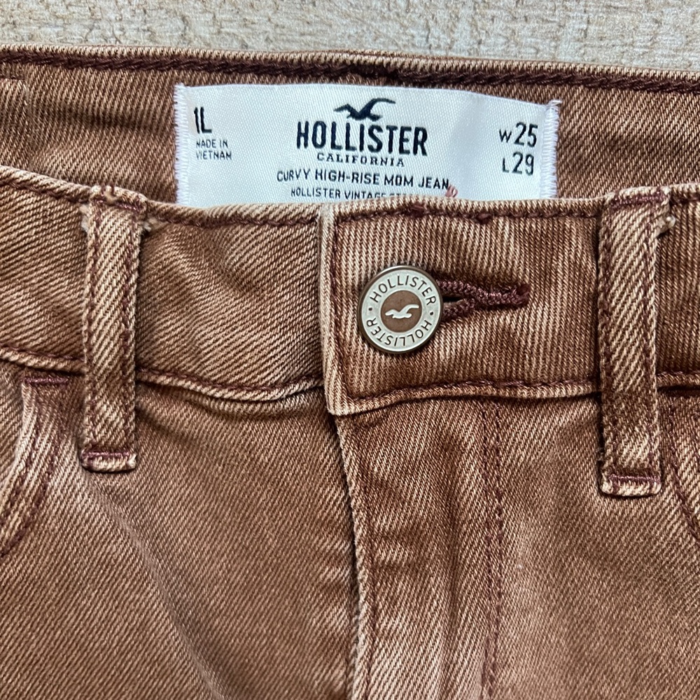 Hollister Brown Curvy High Rise Mom Jeans Women’s 1L (W25/L29) - Picture 3 of 6